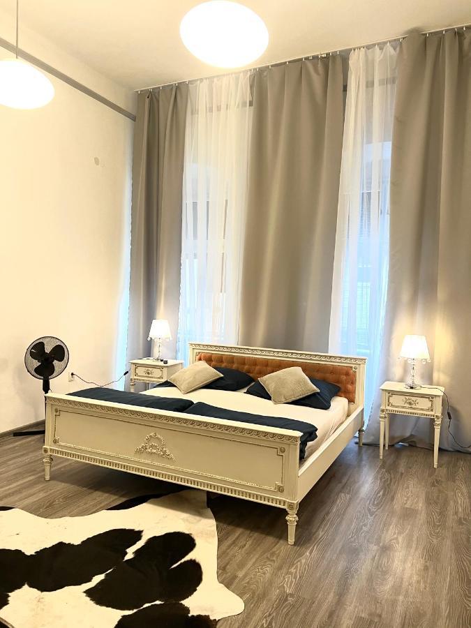 Csaky Palace Bratislava 3 Buitenkant foto